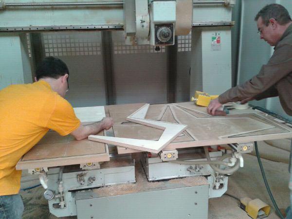 Kandinsky la chaise ambidextre par Tresenvespa Studio