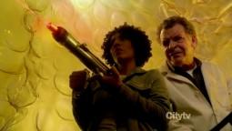 fringe.503.avi_000052840