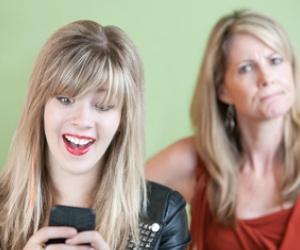 Le téléphone portable, source de conflit familial