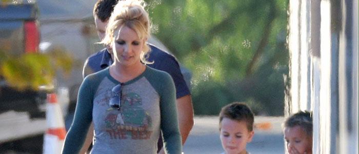 photos-britney-et-ses-enfants-sortent-de-la-gym-19-10-2012