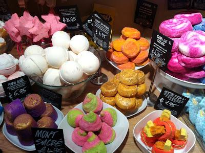 Des savons et des cupcakes