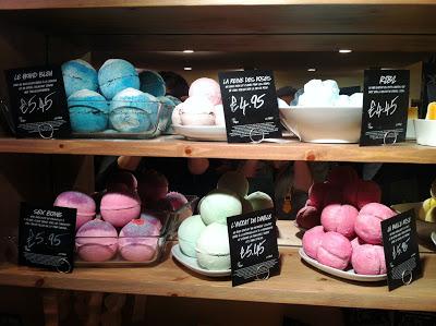 Des savons et des cupcakes