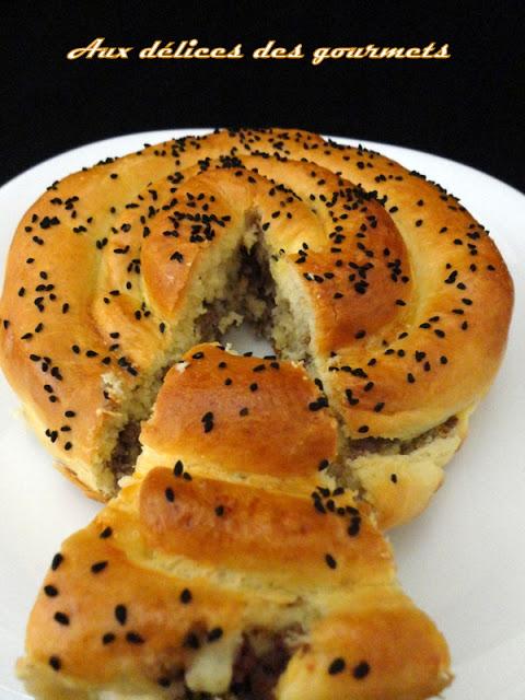 M'HENCHA A LA VIANDE HACHEE ET AU FROMAGE