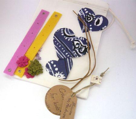 bracelet en feutrine kit loisir creatif enfant craft for kids bijou sac bijou clé (10)