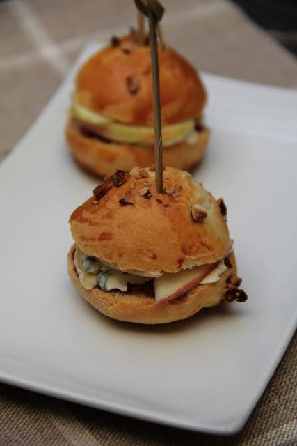 Mini burgers à la fourme d'ambert , chutney de figues pomme crue  pour le SDB de Soissons