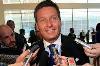 Trois Chaises Vides Libérales