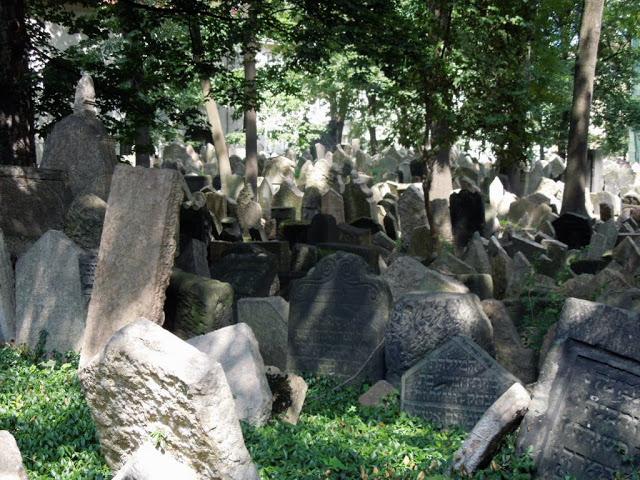 Le vieux cimetière juif de Prague
