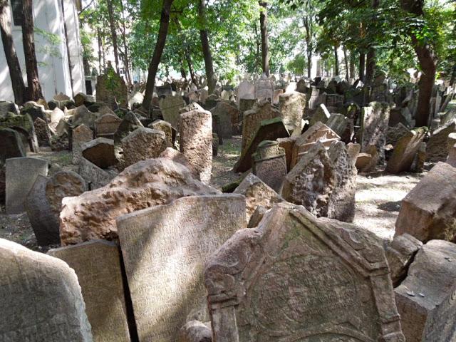 Le vieux cimetière juif de Prague