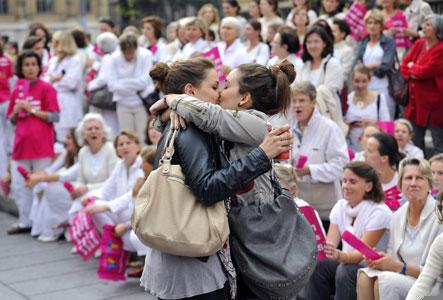 Mariage pour tous : naissance d’une photo culte à Marseille