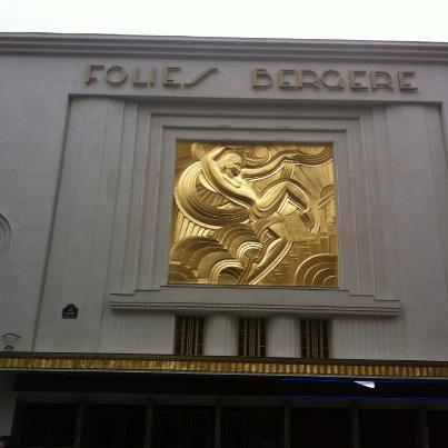 La Nouvelle façade des Folies Bergère..