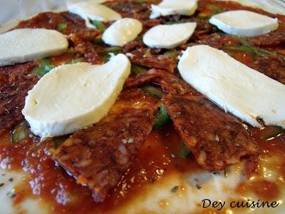 Pizza chorizo, poivron & mozzarella