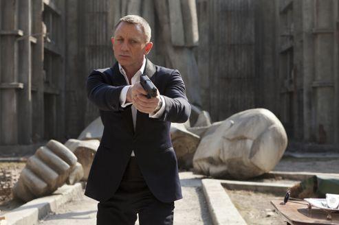 Dans <i>Skyfall</i>, Daniel Craig est un agent fourbu et désenchanté. Sauver l'Occident, c'est un job. Celui d'incarner 007 n'est pas moins prenant....
