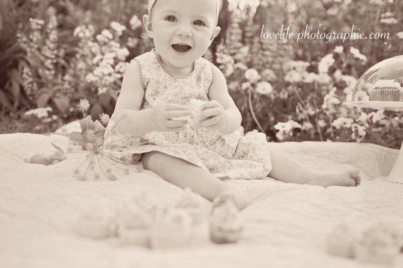 photographe bébé 78 75 92LovelifePhotographie2012 09 Olivia, séance photo bébé cupcakes Saint Germain en laye   photographe bébé 75,78,92   Daisycake