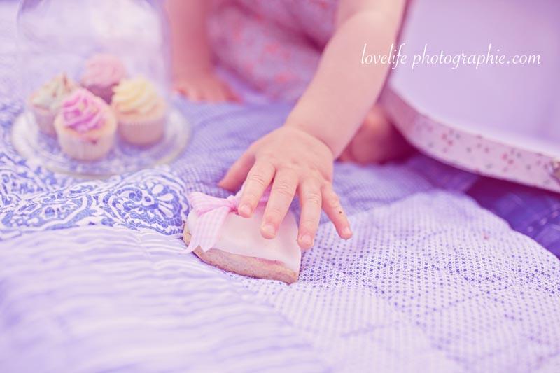 photographe bébé 78 75 92LovelifePhotographie2012 05 Olivia, séance photo bébé cupcakes Saint Germain en laye   photographe bébé 75,78,92   Daisycake