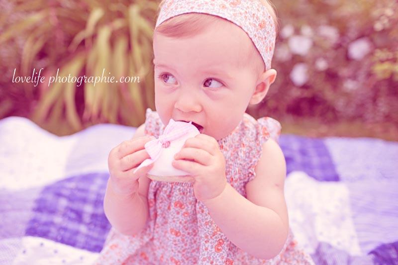 photographe bébé 78 75 92LovelifePhotographie2012 04 Olivia, séance photo bébé cupcakes Saint Germain en laye   photographe bébé 75,78,92   Daisycake