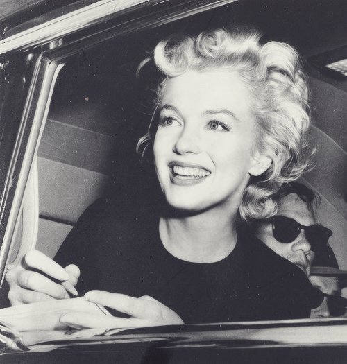 Marilyn, so glamour...