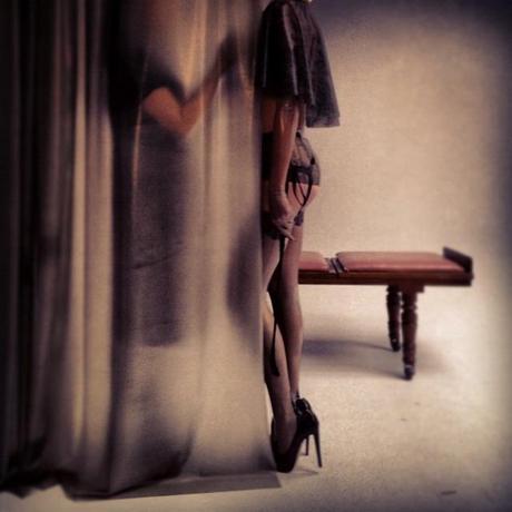 92 Comment habiller une femme en latex ?