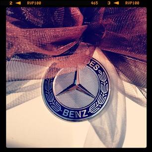Mercedes Benz sort 3 vernis à ongles..........