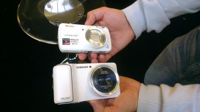 Galaxy Camera - Prend la pose face avec son concurrent