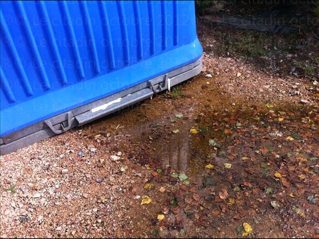 Grosse fuite d'eau sur le stade enfin en réparation (1er partie)...