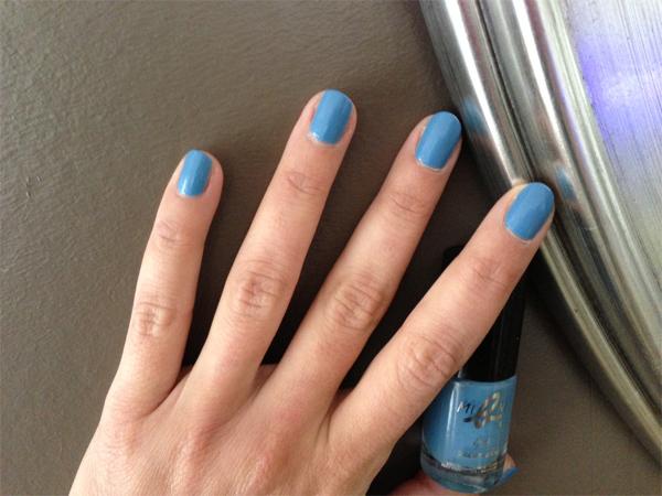 Blue Jeans attitude avec Chanel et agnès b