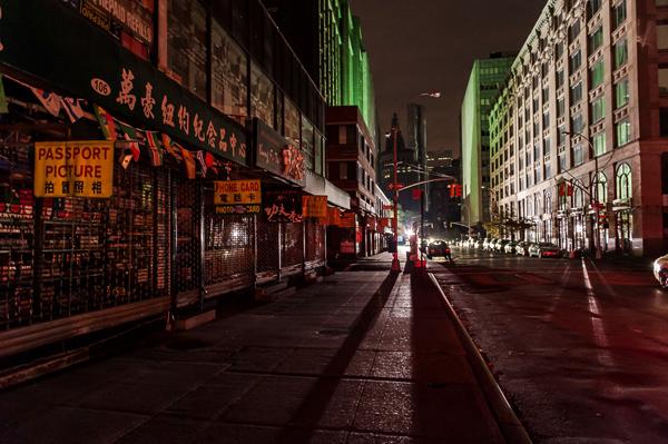Sandy: Il photographie New York plongée dans l’obscurité