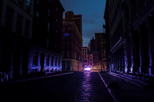 Sandy: Il photographie New York plongée dans l’obscurité