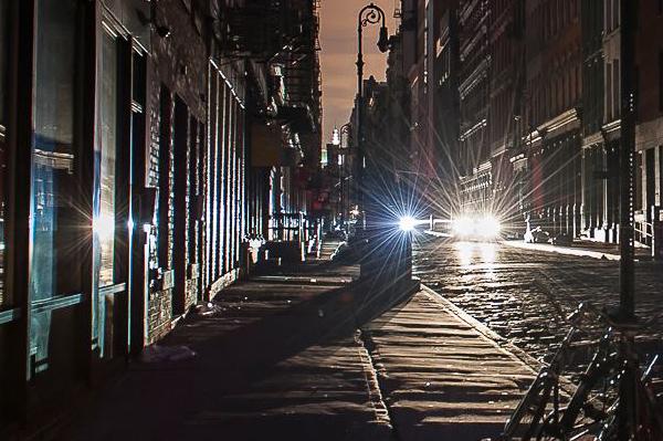 Sandy: Il photographie New York plongée dans l’obscurité
