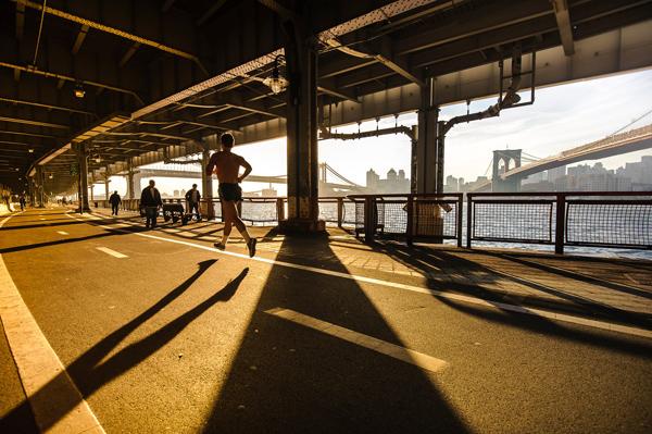 Sandy: Il photographie New York plongée dans l’obscurité