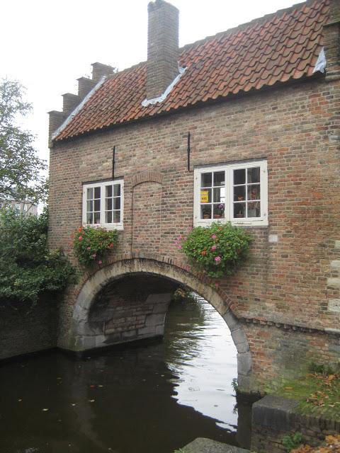 Delft : autres canaux dans les brumes du Nord