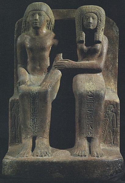 Amenhotep-et-sa-Femme-Uadju-.-remarquez-en-bas-du-siege--.jpg
