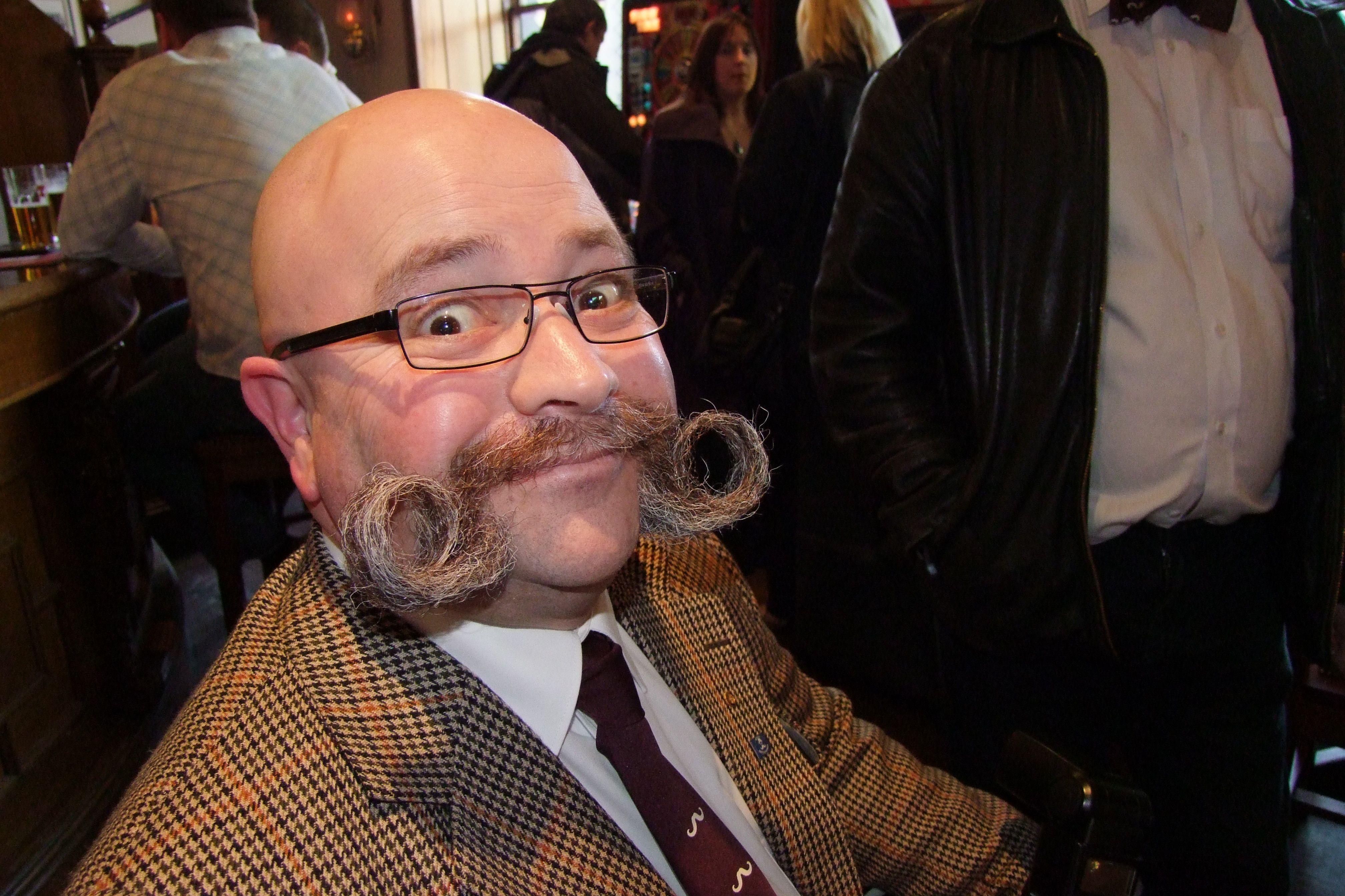 Movember, mois de la « Mo » : les Britanniques addicts à la moustache !