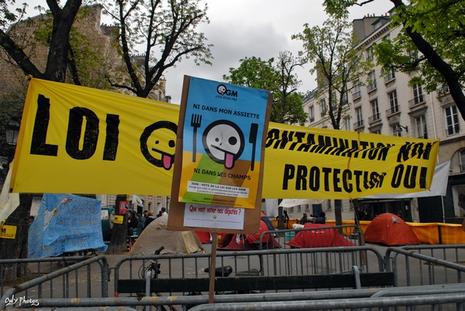 Les Anti OGM à l'assemblée nationale.