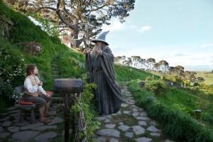 martin-freeman-ian-mckellan-the-hobbit 4 nouvelles affiches et 7 photos pour Le Hobbit