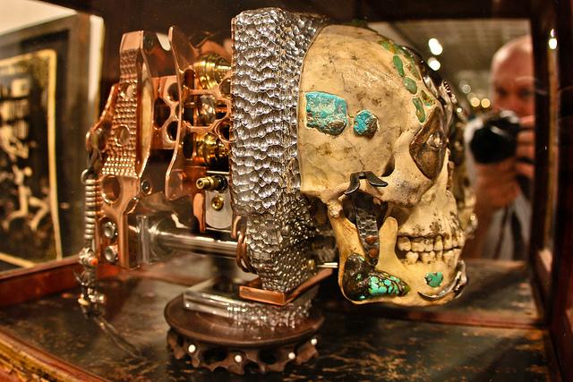 yama 4 Un appareil photo fait avec un vrai crâne