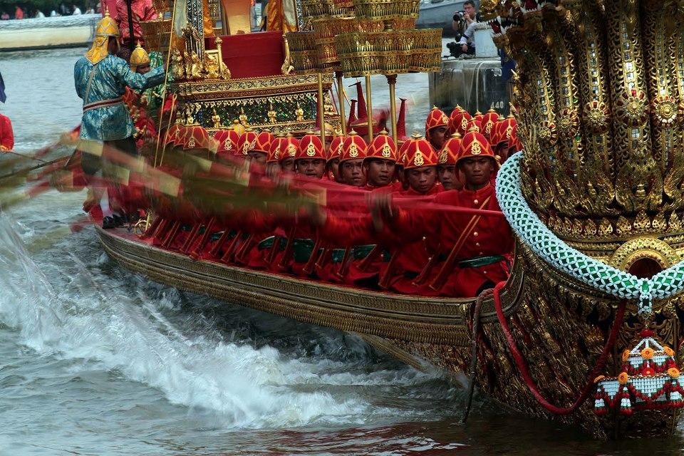Bangkok, Barges royales procession 2012 [HD]
