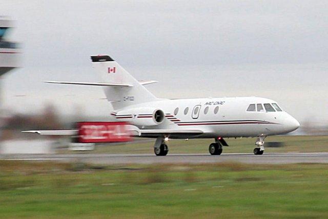 Un Falcon 20 appartenant au Centre national de... (Photo Arnaud Faura, Agence France-Presse)