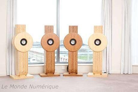 Enceintes JoSound en bambou en démonstration dans le Movie Store de Magma