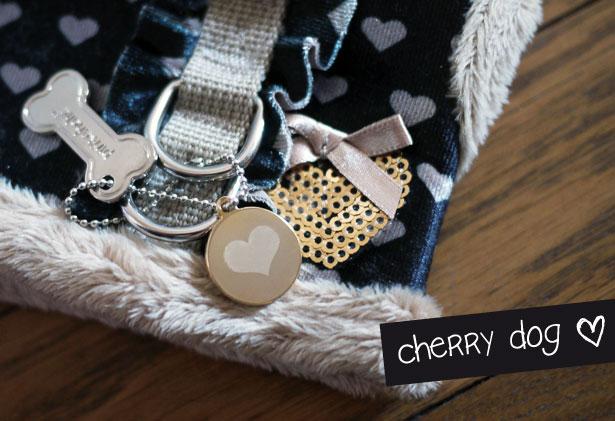 Les harnais Pinkaholic et médailles Very Mini