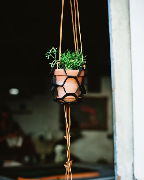 :-: DIY : SUSPENSION POUR PLANTES EN CUIR :-: