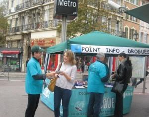 FRA MAR SNTD Booth 2012 11 03 (2) Stand d'information sur le danger des drogues