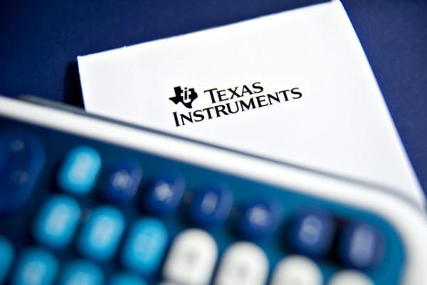 Texas Instrument licencie et se retire du marché grand public