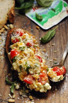 Tartinades sauvages au cottage cheese du côté de Soissons ! Bruschettas à plein de couleurs au programme