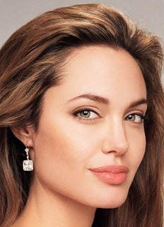 C'est ce qu'elle a dit Angelina Jolie à propos du maquillage.