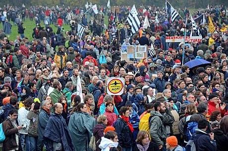 manifestants-opposes-au-projet-d-aeroport-de-nantes-le-17-.jpeg