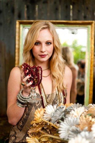 new-photos-of-candice-for-show-me-your-mumu-s-2012-holiday-collection-candice-accola-32781548-425-639