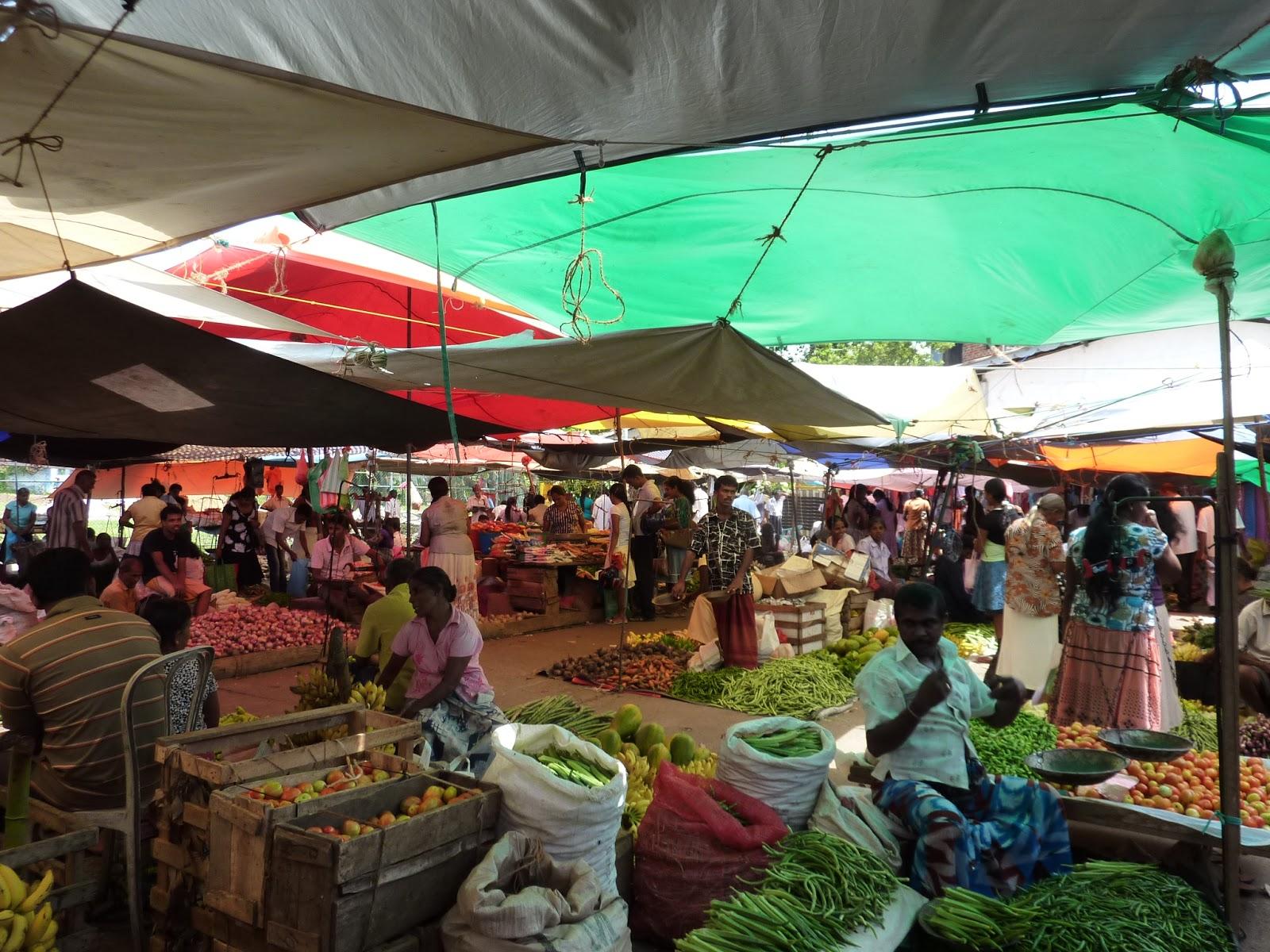 Les couleurs locales du marché ouvert de Tangalle !