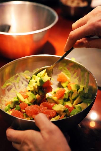 Petite salade pour combattre l'hiver ! Salade d'avocats et pamplemousse, mâche nantaise en mayonnaise