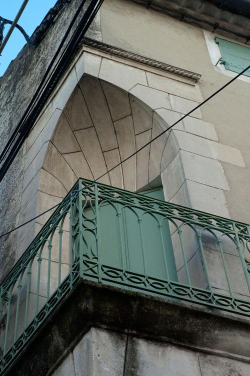 Un bel ensemble stéréotomique à Saint-Rémy-de-Provence (13)