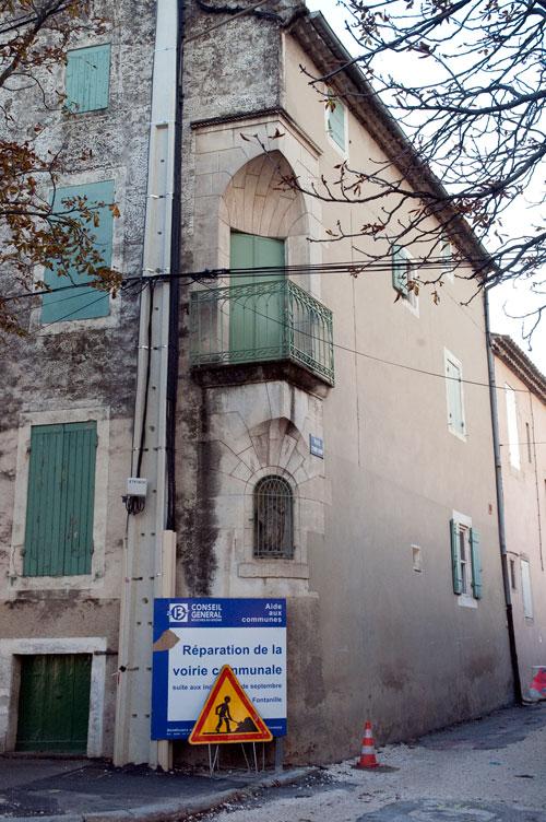 Un bel ensemble stéréotomique à Saint-Rémy-de-Provence (13)